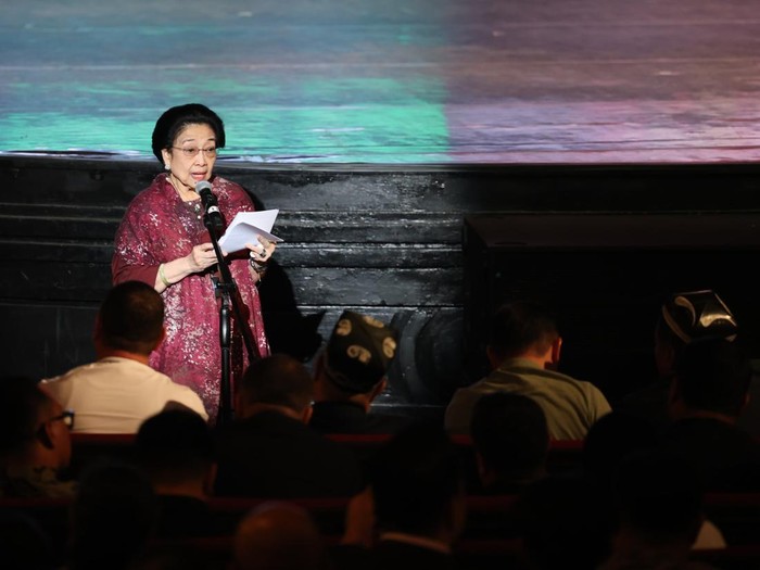 Megawati Soekarnoputri di acara sejarah Bung Karno dan Imam Bukhari di Gedung Kesenian Jakarta. (dok PDIP)