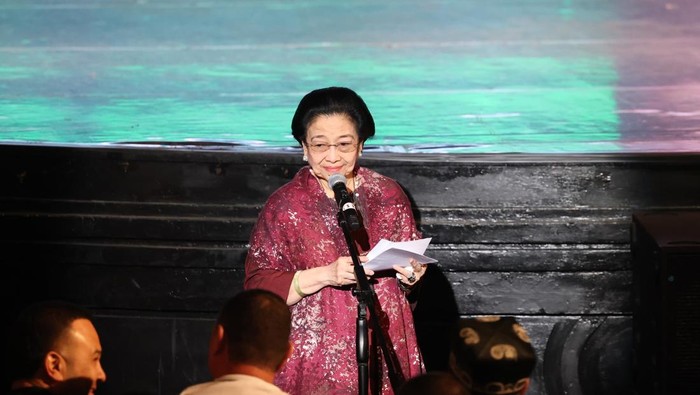 Megawati Soekarnoputri di acara sejarah Bung Karno dan Imam Bukhari di Gedung Kesenian Jakarta. (dok PDIP)