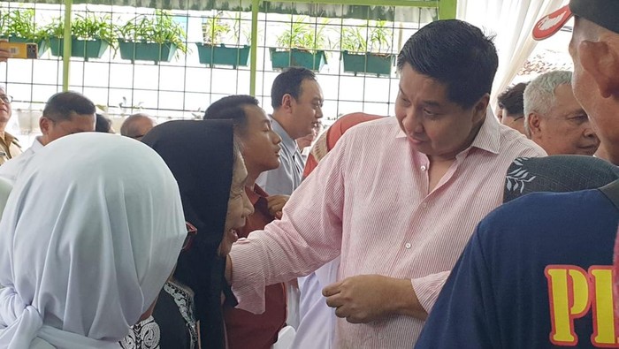 Menteri PKP Maruarar Sirait bertemu Nenek Hasna di Kecamatan Johar Baru
