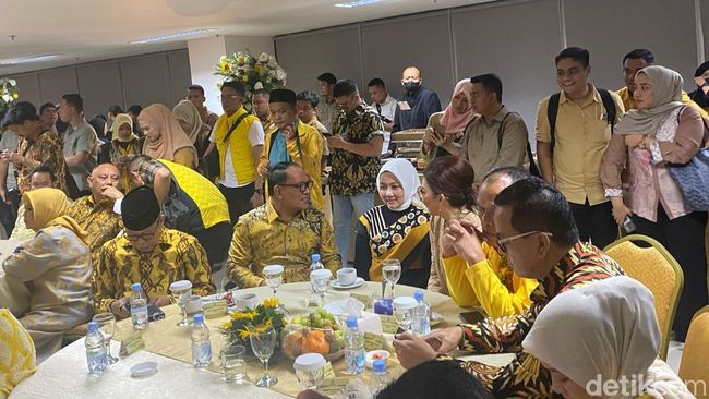 Partai Golkar menggelar halal bihalal di markas DPP, Slipi, Jakbar. Para petinggi kompak hadir. (Dwi R/detikcom)