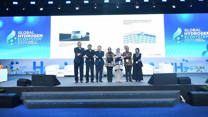 Pertamina bersama Hyundai Motor Group dan Pemerintah Provinsi Jawa Barat mengumumkan kerja sama untuk membangun ekosistem waste-to-hydrogen (W2H) di Bandung, Jawa Barat, Indonesia.