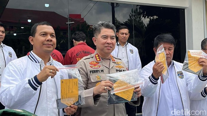 Polda Sumut saat merilis kasus pornografi. (Finta Rahyuni/detikSumut)
