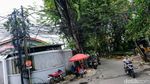 Potret Kabel Semrawut di Kuningan Barat