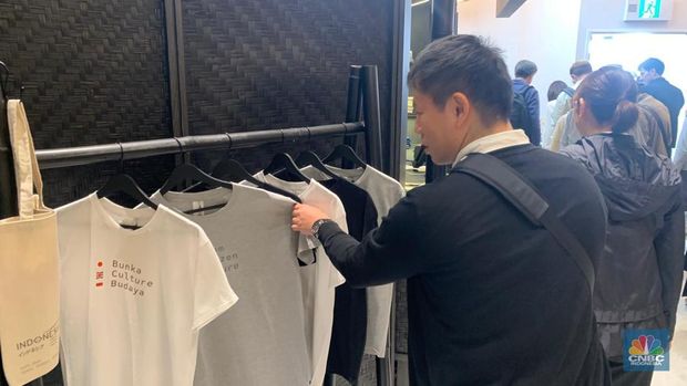 Produk UMKM di Paviliun Indonesia World Expo 2025 Osaka. (CNBC Indonesia/Maikel Jefriando)