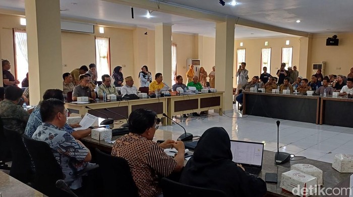 RDP warga dengan Semen Tonasa di Kantor DPRD Pangkep.
