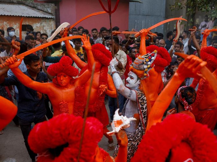 Ritual Unik Umat Hindu di Bangladesh Rayakan Festival Lal Kach