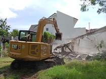 Bangunan-Lapangan Golf Ilegal Dibongkar Satpol PP Badung