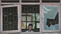 Sebanyak lima ruangan termasuk laboratorium dan perpustakaan di sekolah yang memiliki 46 murid dan setiap tahunnya terdampak banjir luapan Sungai Batanghari tersebut rusak sedang hingga berat.  