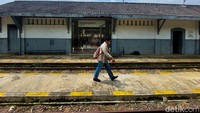 Warga setempat menanti realisasi rencana reaktivasi rute Cipatat-Padalarang dan dihidupkannya lagi Stasiun Tagogapu
