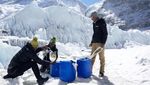 Suasana Pendakian di Everest Base Camp