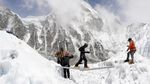 Suasana Pendakian di Everest Base Camp