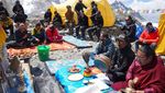Suasana Pendakian di Everest Base Camp