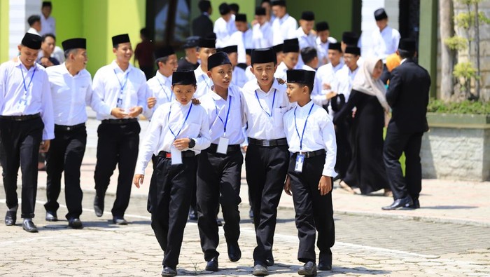 Suasana santri di Pondok Gontor.