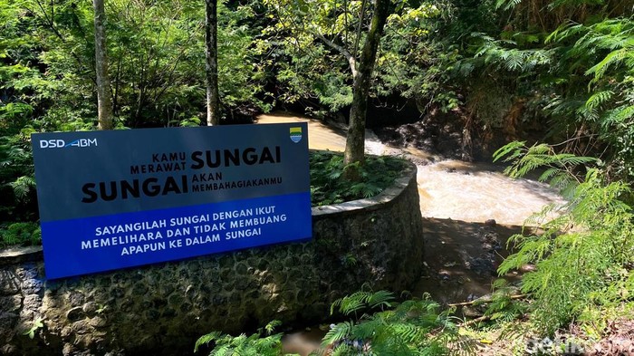 Sungai Cikapundung.