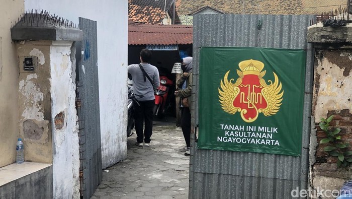 Warga Lempuyangan menolak pengukuran yang akan dilakukan PT KAI.
