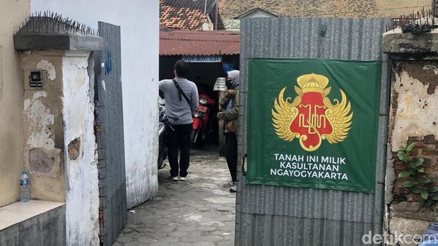 Warga Lempuyangan menolak pengukuran yang akan dilakukan PT KAI.