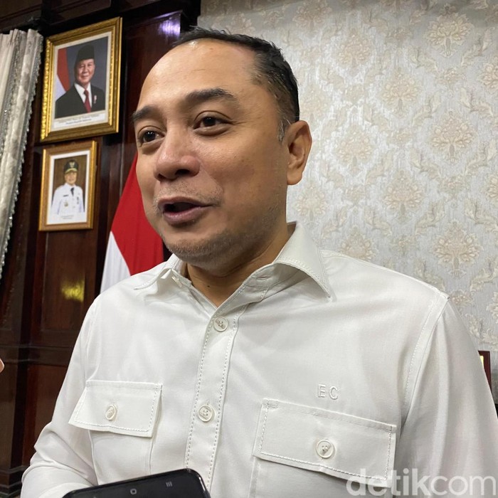 Walkot Surabaya Eri Cahyadi di Balai Kota Surabaya.