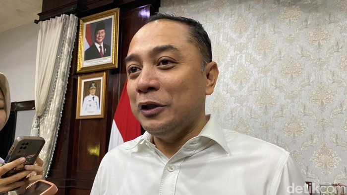 Walkot Surabaya Eri Cahyadi di Balai Kota Surabaya.