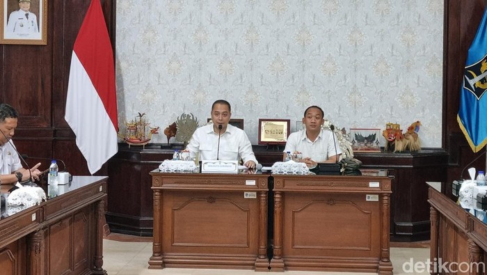Walkot Surabaya Eri Cayadi di Balai Kota Surabaya.