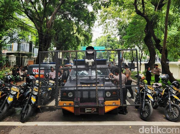 Ada Demo Pro dan Kontra Hasto, Jalan Depan Pengadilan Tipikor Ditutup
