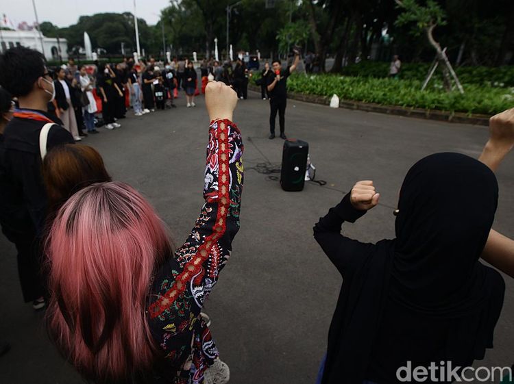 Aksi Kamisan Soroti Pembahasan RUU Polri