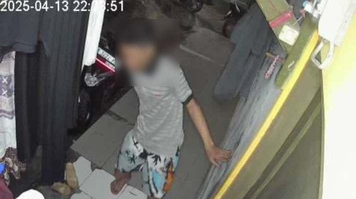 Aksi tidak senonoh pria melakukan mastrubasi di depan rumah warga Bandung