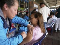 Cegah Demam Kuning, Wisatawan di Kolombia Suntik Vaksin