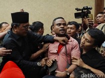 Dianggap Penyusup, Pria Ini Diusir dari Sidang Hasto