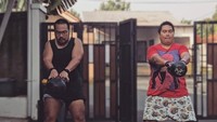 Motivasinya kini dalam menjalankan diet adalah ingin terus bisa hidup sehat dan lama bersama anak serta istrinya. Foto: instagram Ery Makmur