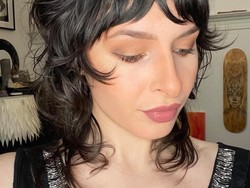 7 Potongan Rambut Sebahu yang Tidak Membosankan & Bikin Wajah Fresh