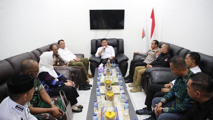 Gubernur Sumsel Herman Deru bersama Forkopimda Sumsel meninjau kesiapan PSU Empat Lawang.