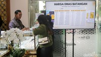 Selain peka terhadap krisis, Guru Besar Bidang Ilmu Ekonomi Moneter Universitas Indonesia (UI) Prof. Telisa Aulia Falianty, mengatakan adapula faktor pendapatan lebih masyarakat saat masa Lebaran 2025, karena adanya Tunjangan Hari Raya atau THR.