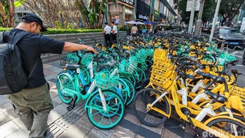 Untuk sewa sepeda bisa dilakukan semua orang, tinggal pakai aplikasi dan pembayarannya secara digital. Foto: Agus Tri Haryanto/detikINET
