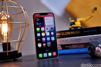 iPhone 16e