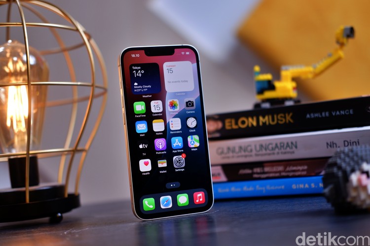 iPhone 16e