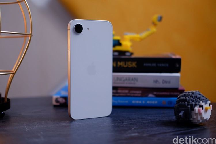 iPhone 16e iPhone 16e