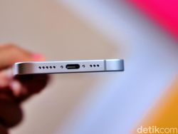 Unboxing iPhone 16e, HP Apple Paling Terjangkau Punya Chip Gahar