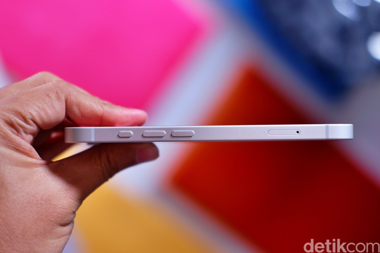 iPhone 16e