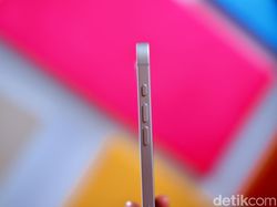 Unboxing iPhone 16e, HP Apple Paling Terjangkau Punya Chip Gahar