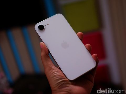 iPhone 16e