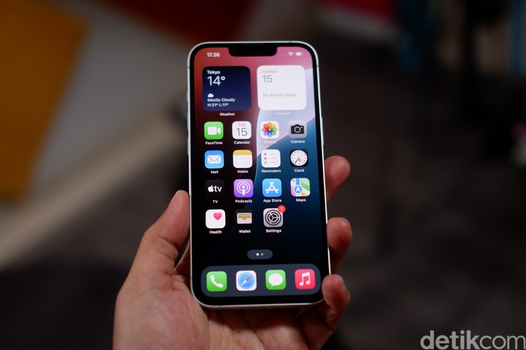 iPhone 16e