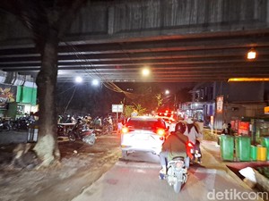 Cerita Ronald Tempuh 4 Jam Priok-Cibitung saat Macet Horor