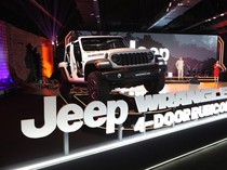 Auto Gagah, Ini Foto Jeep Wrangler Rubicon Terbaru di Indonesia