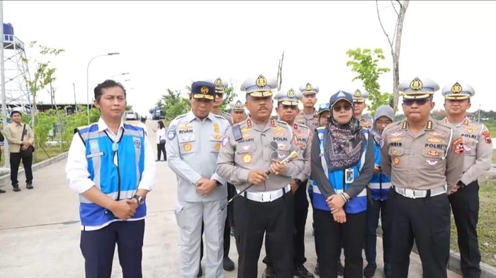 Kakorlantas Irjen Agus Suryonugroho meninjau lokasi kantor bersama Korlantas dan Jasa Marga di Tol Banyudono (dok.tangkapan layar video Korlantas Polri)