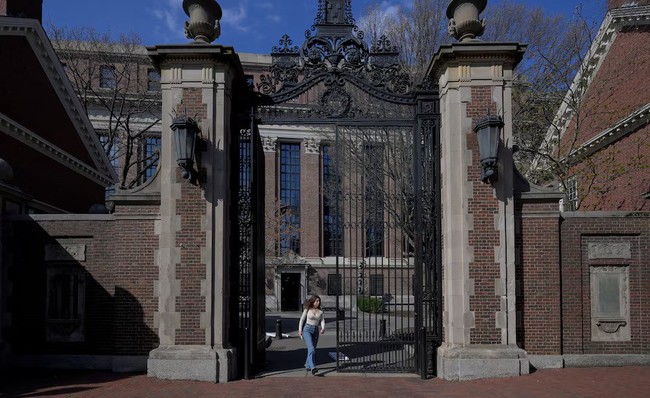 Memanas Seteru Trump Vs Harvard