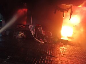 Rumah di Tegalsari Surabaya Terbakar Hebat, Bapak dan Anak Tewas