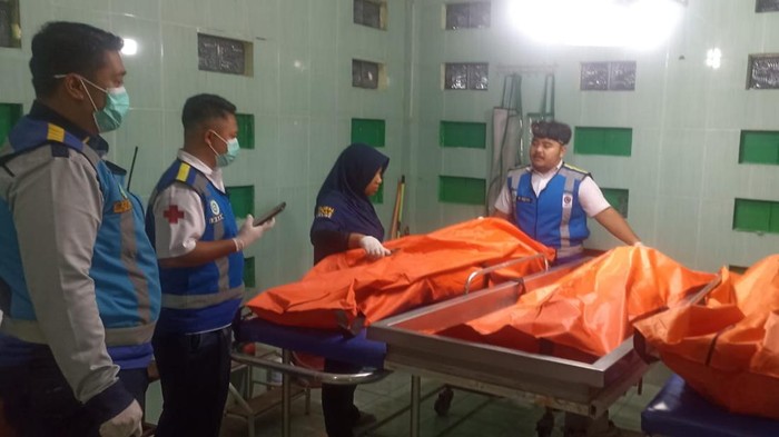 kecelakaan di tol ngawi tewaskan 3 orang