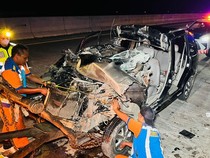 3 Orang Tewas dalam Kecelakaan Avanza Vs Truk di Tol Solo-Ngawi