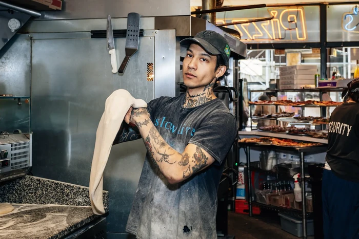 Keren! Tukang Pizza Ini Sukses Jadi Model di Paris Fashion Week