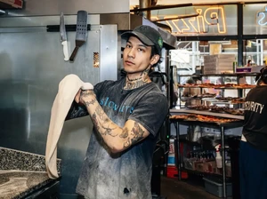 Keren! Tukang Pizza Ini Sukses Jadi Model di Paris Fashion Week